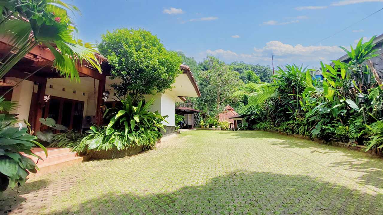 Villa Kirana Cover